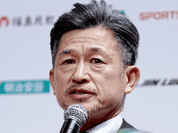 El futbolista japones Kazuyoshi Miura durante una rueda de prensa por su incorporación al club Fukushima United de tercera división. AP / ARCHIVO