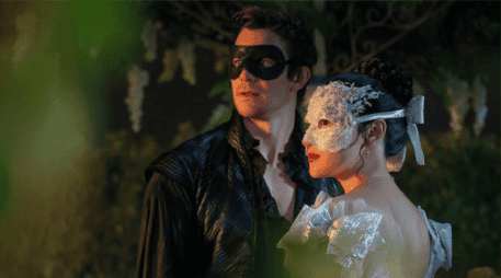 Te doy mi corazón es una historia sobre el reconocimiento del propio valor, la lucha contra las imposiciones sociales y la fuerza de un amor que se niega a permanecer en las sombras, convirtiéndose en una de las novelas más recordadas del universo Bridgerton. ESPECIAL/NETFLIX