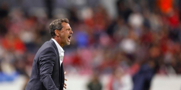 Atlas: Diego Cocca no pierde la esperanza de sumar un refuerzo m&aacute;s