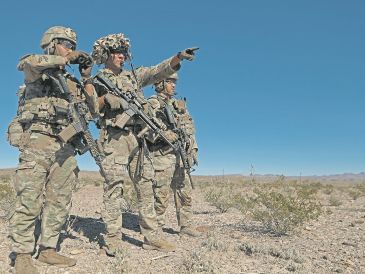 El Ejército de Estados Unidos ya se encuentra desplegado en algunos puntos de la frontera entre nuestro país y Texas. AFP/H. Martínez