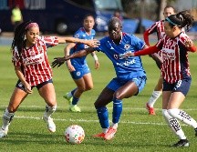 Las dos escuadras, que venían de ganar sus respectivas presentaciones en el año, tuvieron un duelo trabado y físico. IMAGO7.