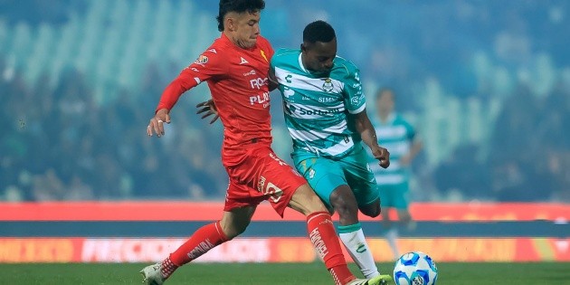 Necaxa golea en su visita a Torre&oacute;n