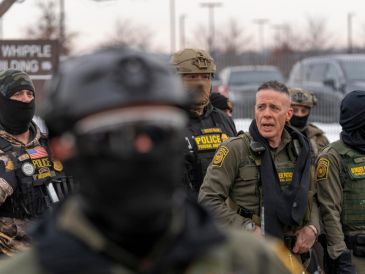 ICE tiene un número récord de detenidos en custodia, unos 68 mil, y el año pasado se registró la cifra más alta de muertes en custodia de ICE desde 2004, con un total de 32, según organizaciones de derechos humanos. EFE / ARCHIVO