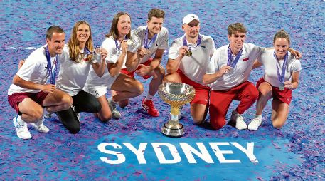 El equipo de Polonia tras vencer a Suiza por 2-1. AP