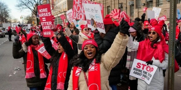 Nueva York: Miles de enfermeras se declaran en huelga en varios hospitales