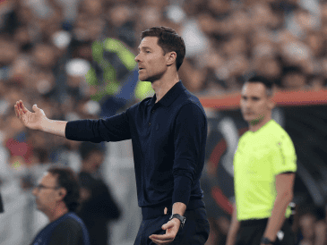 Xabi Alonso, durante la final de la Supercopa de España ante el Barcelona, en el estadio Ciudad Deportiva del Rey Abdalá de Yeda, Arabia Saudita. EFE / K. Försterling