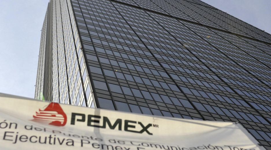 Pemex atribuyó el descenso a mayor complejidad operativa en pozos de alta presión y temperatura. EFE