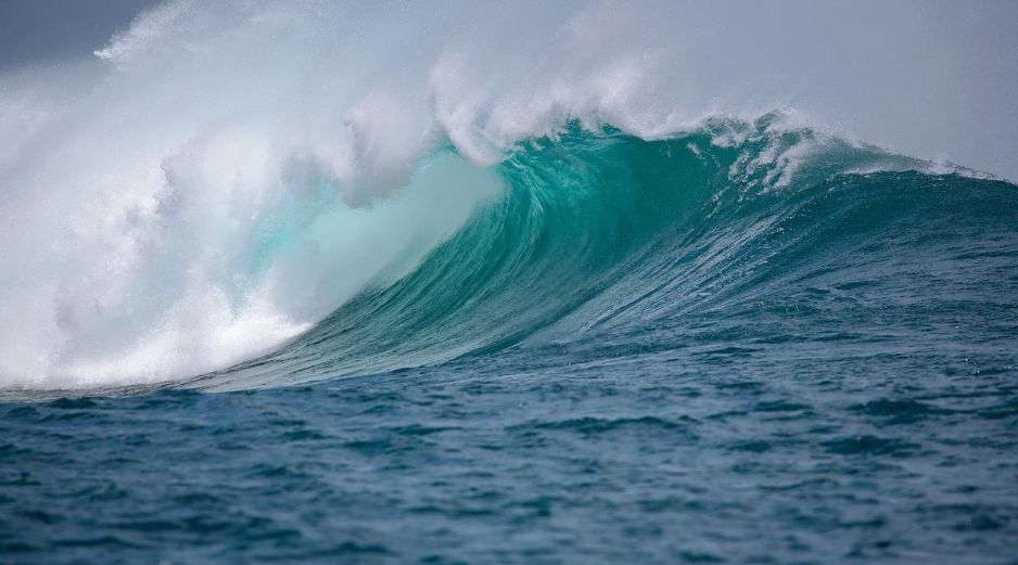 Fuentes del Ministerio de Seguridad de la provincia de Buenos Aires confirmaron que una persona falleció tras ser impactada por la ola en la playa de Santa Clara del Mar. Pixabay