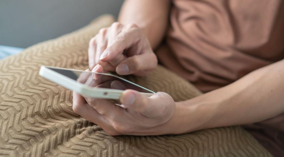 Las personas con líneas móviles deberán completar el registro para evitar la suspensión del servicio. CANVA