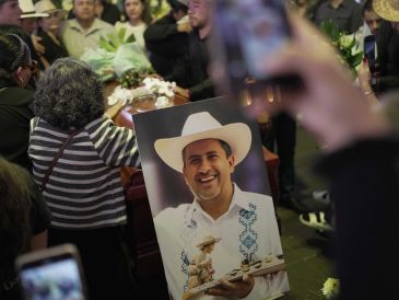 El Ministerio Público de Michoacán acusa al antiguo trabajador municipal de aprovecharse de su cargo para filtrar "información relevante" sobre la agenda y las actividades del alcalde de Uruapan. EFE/I. Villanueva