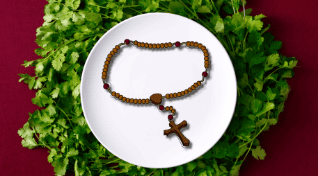 El ayuno consiste en realizar una sola comida fuerte al día y se practica únicamente el Miércoles de Ceniza y el Viernes Santo. CANVA/ESPECIAL