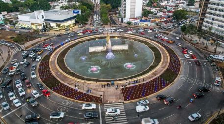 Se amplió el radio de la glorieta, se habilitaron cruces peatonales seguros, con semaforización visual y auditiva a fin garantizar la seguridad para llegar al monumento, se instaló una estación de Mi Bici y se rehabilitaron todas las instalaciones hidrosanitarias. EL INFORMADOR/ A. Navarro