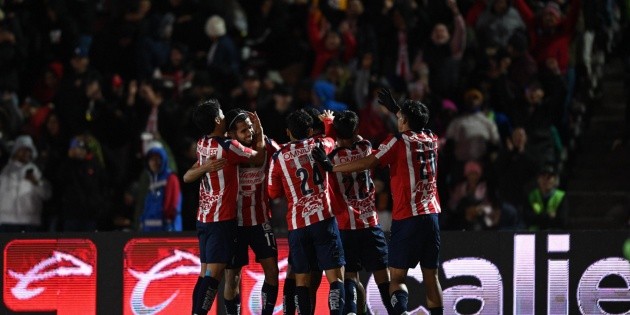 Chivas derrota por la m&iacute;nima a Ju&aacute;rez y amanecer&aacute; como l&iacute;der general