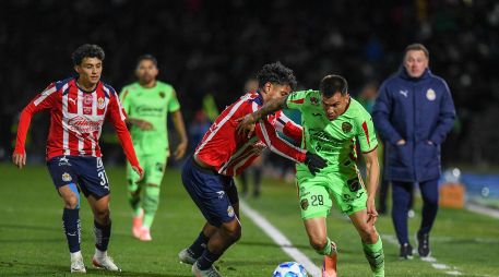 Milito ve con satisfacción que Chivas ha mejorado su desempeño defensivo. IMAGO7/A. Rodríguez