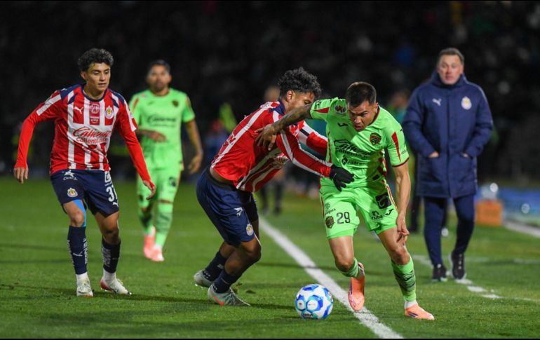 Milito ve con satisfacción que Chivas ha mejorado su desempeño defensivo. IMAGO7/A. Rodríguez