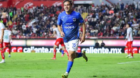 Iker Fimbres celebra tras anotar el segundo gol del partido. IMAGO7/R. Dávila