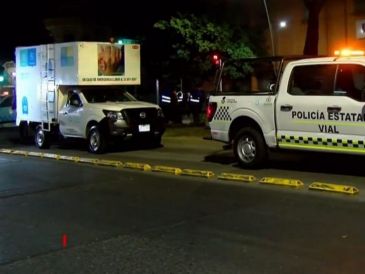 El conductor de la camioneta aceptó su responsabilidad ante los policías viales y será quien responda por los daños materiales. ESPECIAL