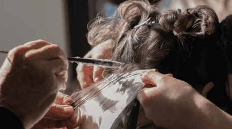 Un buen tinte, acompañado de la técnica adecuada, puede convertirse en el aliado clave para renovar tu imagen sin recurrir a cambios drásticos. ESPECIAL