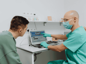 Esto impactará negativamente a las familias que no puedan costear seguros o tratamientos con el aumento de precios en los servicios. CANVA