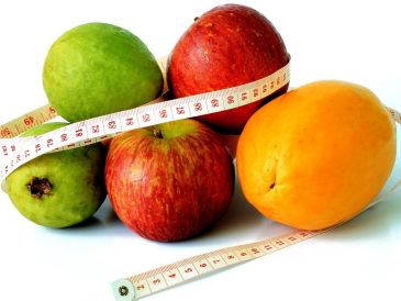 Una alimentación equilibrada puede ayudar a reducir el llamado colesterol “malo” (LDL) y a proteger las arterias de enfermedades cardiovasculares, uno de los principales problemas de salud en la actualidad. Pixabay