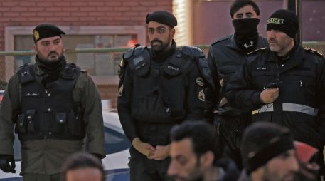 Policías iraníes han desplegado un amplio uso de la fuerza en las protestas. EFE