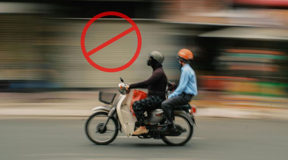 Las sanciones serán económicas en una primera etapa, para los conductores de motocicletas que la incumplan. ESPECIAL / CANVA