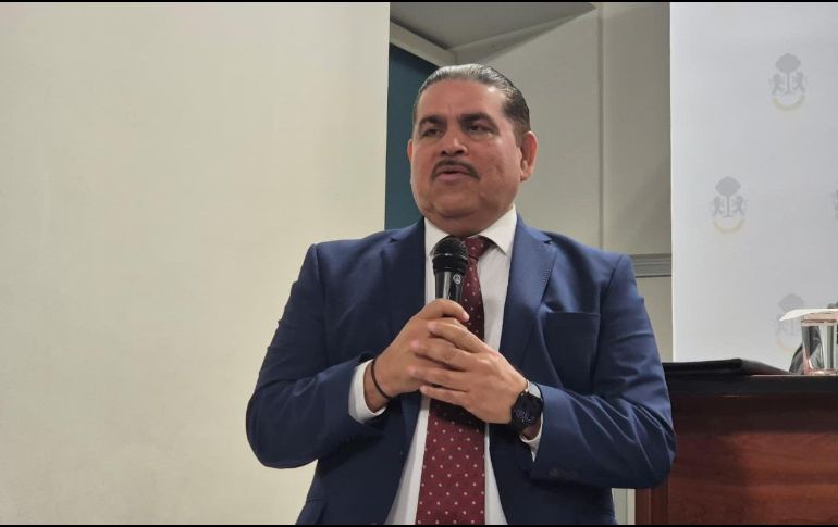 El vicefiscal Alfonso Gutiérrez informó que peritos analizan autos con placas de Michoacán usados en el homicidio de Alberto Prieto ocurrido en Zapopan. EL INFORMADOR/R. Bobadilla