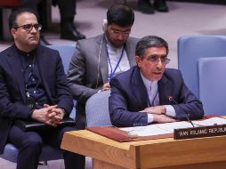 El vice representante de Irán ante las Naciones Unidas Gholamhossein Darzi habla durante una sesión de emergencia del Consejo de Seguridad que discute las mortíferas protestas en Irán en la sede de las Naciones Unidas en Nueva York. EFE/ S. YENESEL