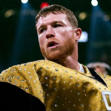 Reynoso señaló que será en el mes patrio cuando Álvarez vuelva al cuadrilátero. EFE/ ARCHIVO.