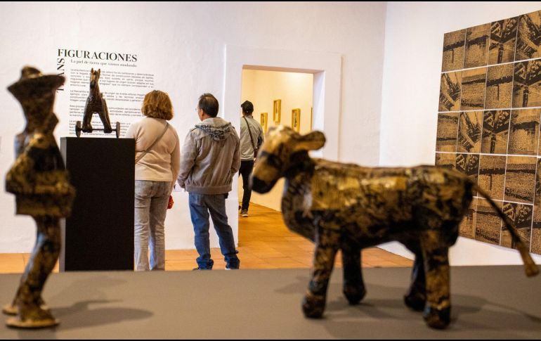 Visitantes disfrutan de la exposición en el Museo Regional de la Cerámica en Tlaquepaque FACEBOOK/@MEG Museos de Jalisco