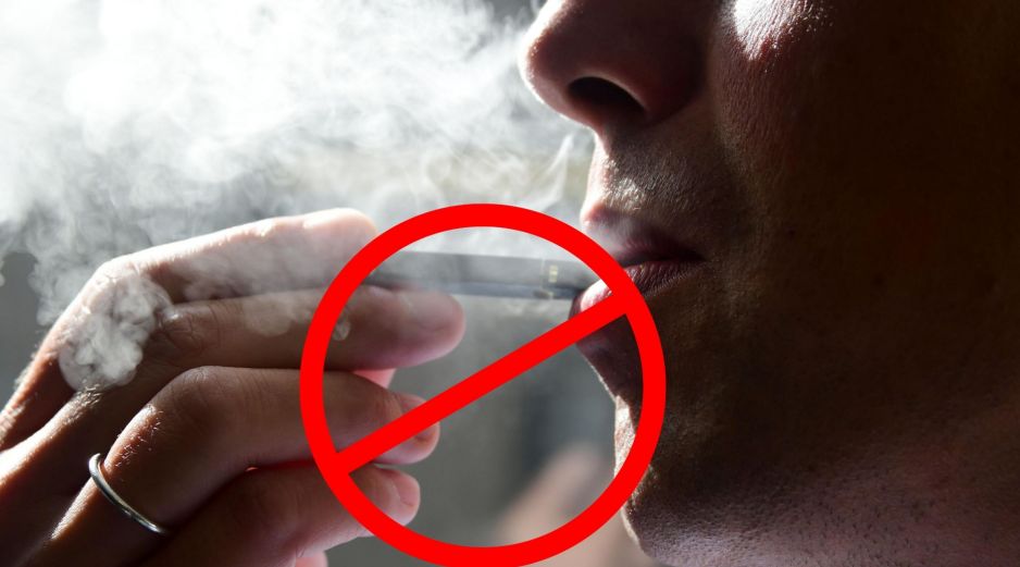 También queda prohíbe la publicidad y propaganda de cigarrillos electrónicos y vapeadores a través de cualquier medio de comunicación, incluidos los impresos, digitales, televisivos, radiales o cualquier otra vía. ESPECIAL / AFP y CANVA