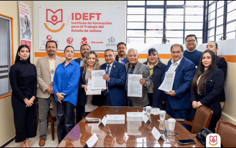 IDEFT y CANACAR firman alianza para capacitación en autotransporte de Jalisco
