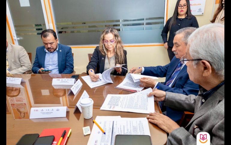 IDEFT y CANACAR firman alianza para capacitación en autotransporte de Jalisco