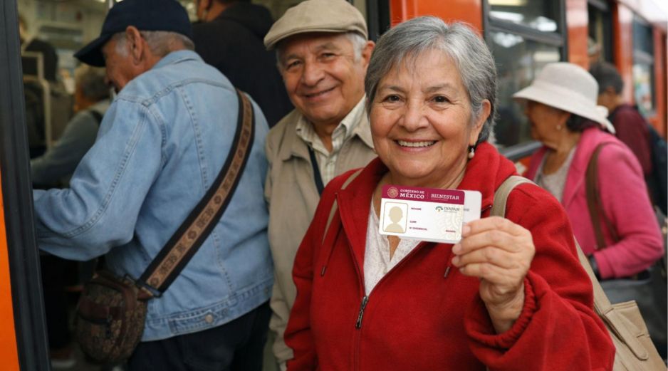 La tarjeta INAPAM permite viajar gratis en determinados sistemas de transporte y acceder a tarifas preferenciales en otros. ESPECIAL