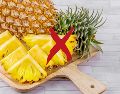 Aunque no se recomienda en exceso, comer piña supone importantes beneficios para la salud, pues es una gran fuente de compuestos como vitamina C, manganeso, y enzimas. ESPECIAL / CANVA