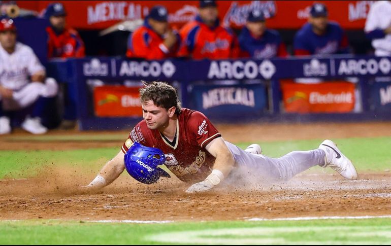 En la octava entrada, Tirso Ornelas pegó doblete que envió al plato a Mateo Gil y rompió el empate para encaminar a los Charros hacia el triunfo. CORTESÍA/Charros de Jalisco