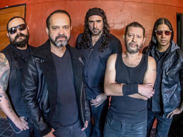 Guitarras eléctricas y cuerdas sinfónicas se unen en “The Master of Strings”, un concierto que llevará el repertorio de Metallica a un formato orquestal. CORTESÍA