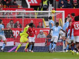 El Manchester United lució un lavado de cara espectacular con el primer duelo en el banquillo de Michael Carrick. EFE / EPA / GARY OAKLE