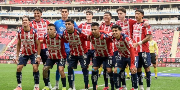 Chivas impone su orden y control en la cancha, un equipo que convence