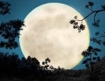 La segunda luna llena del año, conocida como Luna de Nieve, iluminará el cielo invernal en los próximos días. CANVA