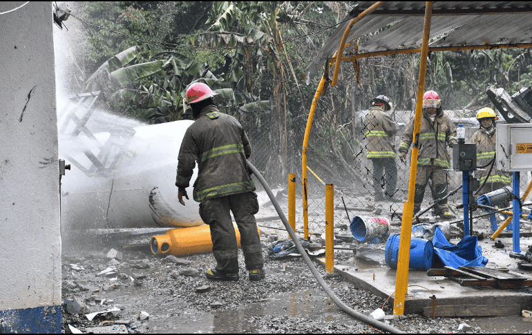 Para controlar el siniestro fue necesaria la intervención de al menos 25 elementos operativos del IPCET y de la Unidad Municipal de Protección Civil (UMPC) de Centro. ESPECIAL/Gobierno de Tabasco