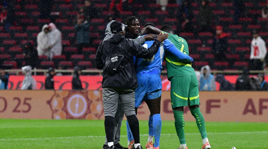 El encuentro fue sumamente parejo durante los 90 minutos reglamentarios. EFE/ J. MORCHIDI.