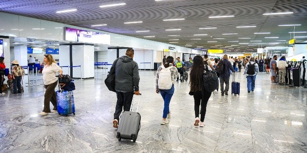 Manifestaci&oacute;n en carretera a Chapala retrasa llegada al Aeropuerto de Guadalajara