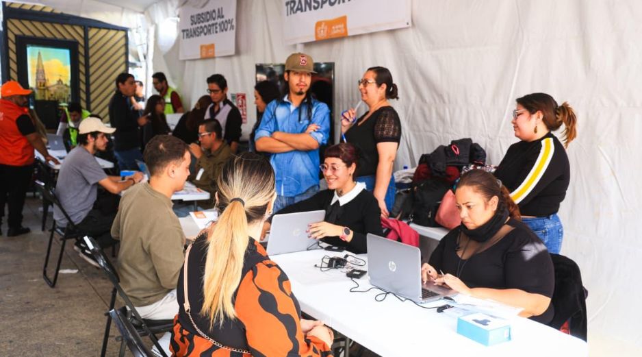 La entrega de la Tarjeta Única al Estilo Jalisco comenzó con quejas por demoras de más de dos horas en módulos del Centro de Guadalajara y Zapopan. EL INFORMADOR/J. Acosta