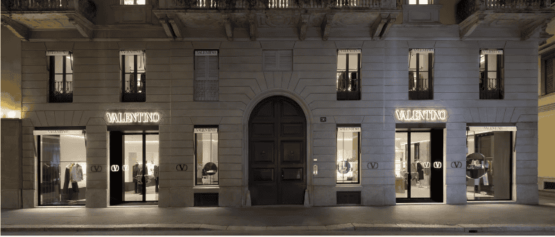 Las boutiques permiten que los admiradores del diseñador puedan seguir disfrutando de su legado.  VALENTINO