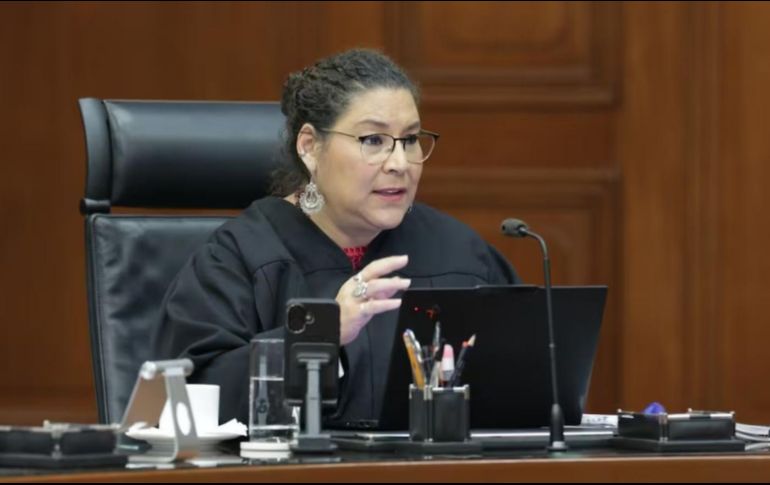 Detalló que, cuando este órgano conoce directamente de un amparo de esta naturaleza y emite una resolución, esa decisión es definitiva y no puede ser revisada por el Pleno ni por otro órgano del mismo tribunal. ESPECIAL