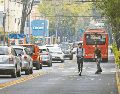 La falta de regulación efectiva y el desorden en el carril del BusBici continúan poniendo en peligro a los usuarios, tanto ciclistas como automovilistas, mientras la autoridad permanece ausente. EL INFORMADOR/ J. Acosta
