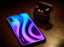 Si tu presupuesto es más ajustado, puedes encontrar versiones con especificaciones equilibradas, aunque recuerda que la cámara suele ser el componente que más encarece el producto. Unsplash