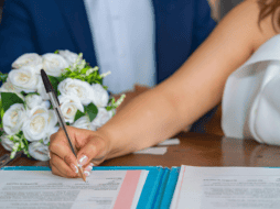 El objetivo de la campaña de Matrimonios Colectivos Gratuitos es brindar certeza jurídica, fortalecer el patrimonio familiar y promover el derecho a la identidad y a la protección social. ESPECIAL/Canva