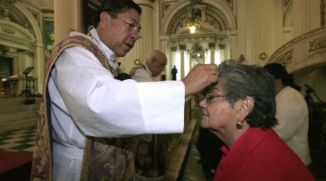 El uso de la ceniza tiene raíces en antiguas tradiciones bíblicas asociadas al arrepentimiento y la penitencia. EL INFORMADOR/ARCHIVO